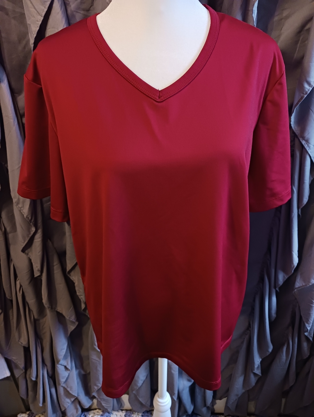 Susan Graver Pretty Ruby Cranberry Red V-neck Top Women L EUC Thick Satiny Feel